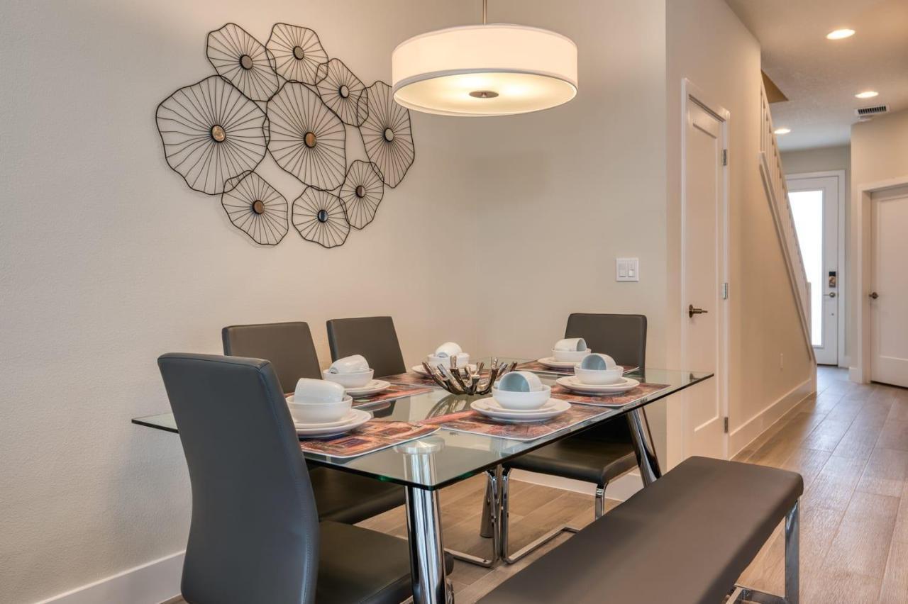 Pleasant Townhome With Private Pool Near Disney Four Corners المظهر الخارجي الصورة