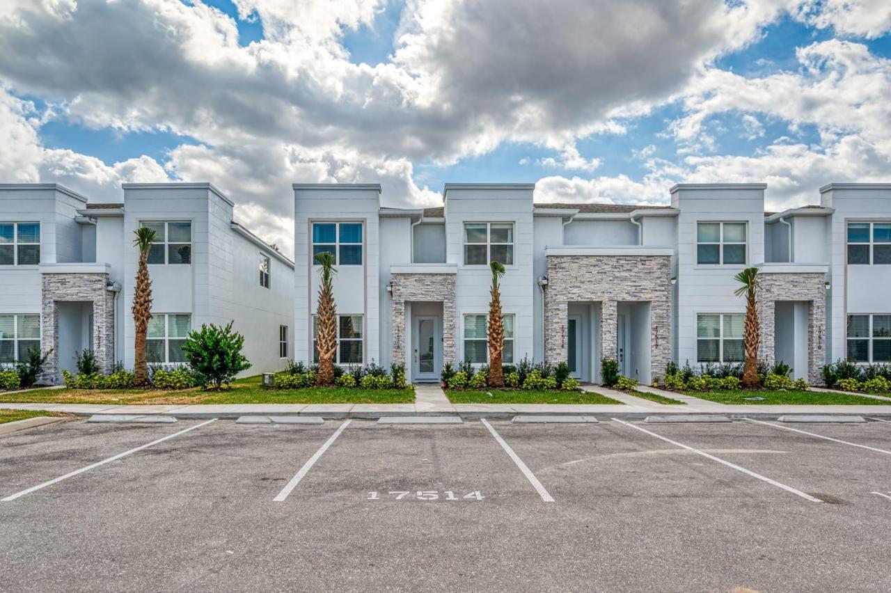 Pleasant Townhome With Private Pool Near Disney Four Corners المظهر الخارجي الصورة